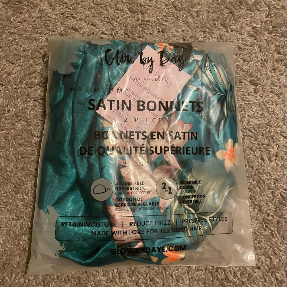 Glow by Daye satin bonnet duo set